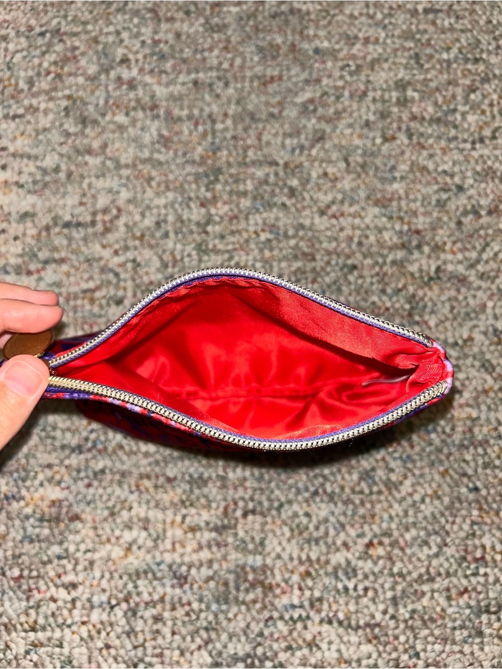 Red Floral Pattern Zip Pouch - Picture 3 of 3